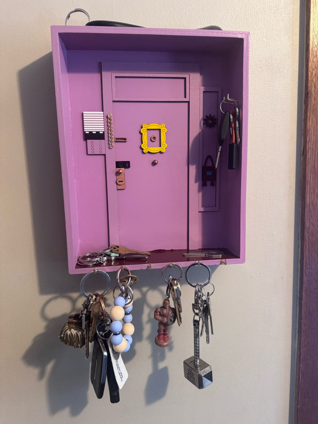 Friends Iconic Purple Door Key Holder – Retro Sitcom-Inspired Wall Organizer with Sunglasses Shelf & Hooks
